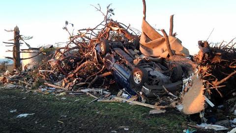 Many teams in the Midwest are donating items for an auction to aid victims of Illinois tornadoes. (AP)