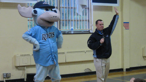 Rocky Bluewinkle and director of community relations Kevin Linton performed to the delight of all those in attendance. (Lisa Zimmerman)