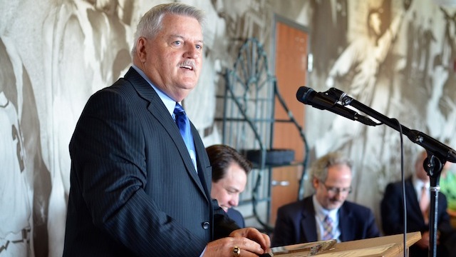 Howard West speaks after accepting the Service Through Sports Award. (Rebecca McNeely/W-S Dash)